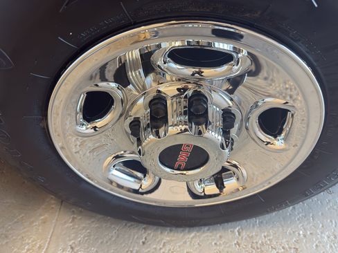 Used 2020 GMC Savana 2500 w/ Driver Convenience Package image 31