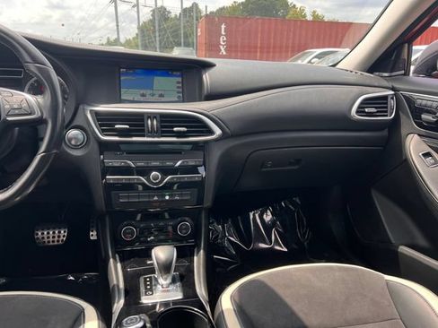Used 2018 INFINITI QX30 Sport FWD image 15