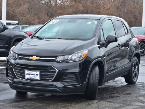Used 2020 Chevrolet Trax LS w/ Tint and Cruise Package image 5