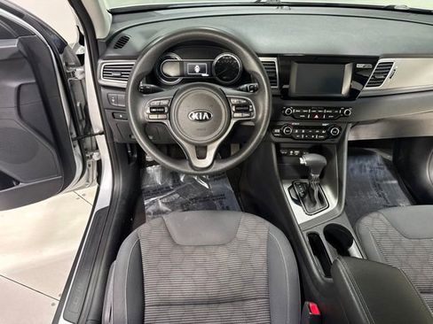 Used 2018 Kia Niro FE FWD image 14