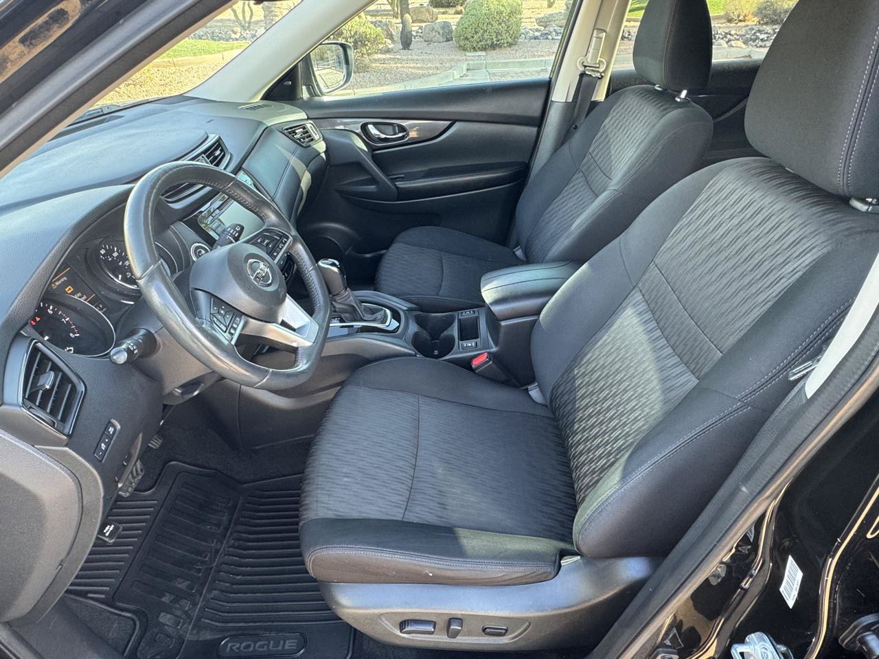 Used 2018 Nissan Rogue SV FWD image 12