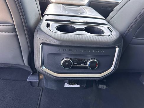 Used 2025 Ford Expedition Active AWD/4WD image 26