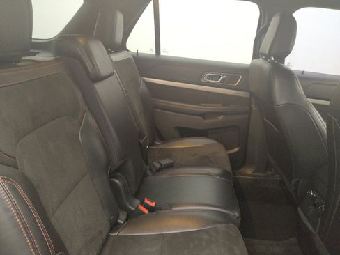Used 2018 Ford Explorer XLT w/ Equipment Group 202A FWD image 19