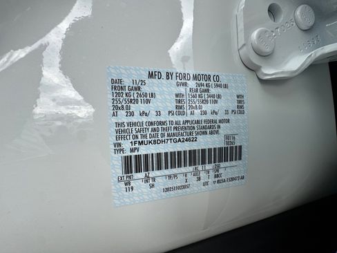 New 2026 Ford Explorer Active w/ Active Comfort Package image 34