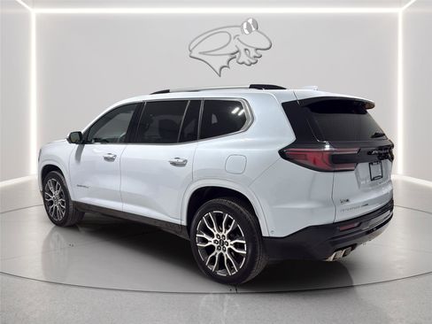Used 2026 GMC Acadia Denali Ultimate w/ LPO, Floor Liner Package AWD/4WD image 3