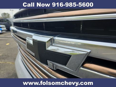 Used 2021 Chevrolet Suburban High Country w/ Premium Package image 34