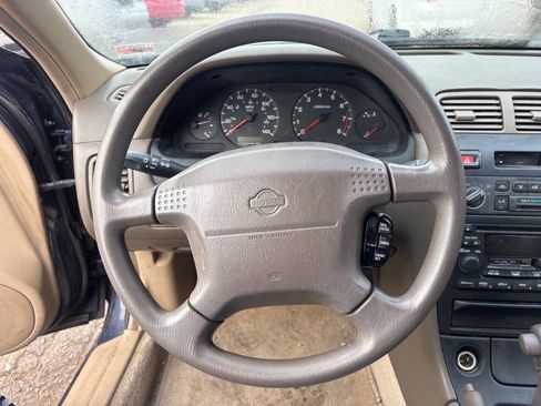 Used 1998 Nissan Maxima SE image 10