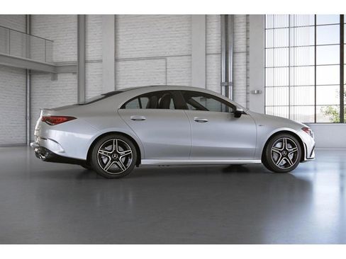 Certified 2022 Mercedes-Benz CLA 35 AMG 4MATIC image 19