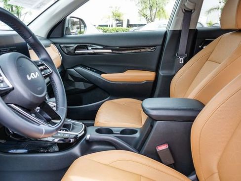 Used 2024 Kia Seltos EX FWD image 18