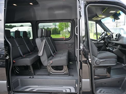 Used 2025 Mercedes-Benz Sprinter 2500 image 20