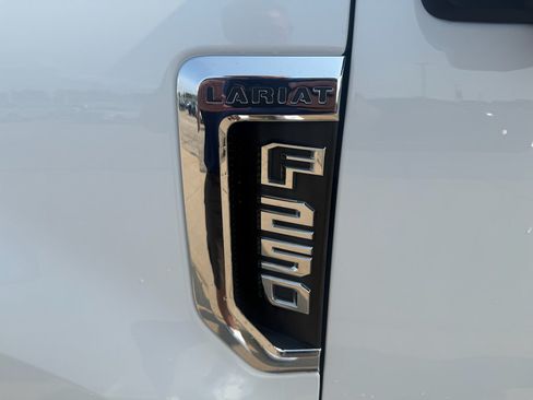 Used 2019 Ford F250 Lariat w/ Chrome Package AWD/4WD image 16
