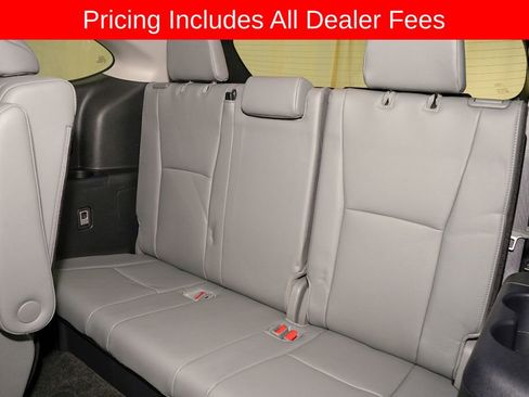 Used 2024 Toyota Highlander Platinum FWD image 11