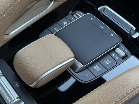 Used 2024 Mercedes-Benz GLS 580 4MATIC image 50