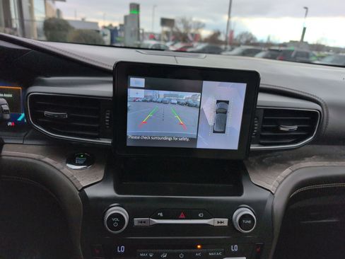 Used 2020 Ford Explorer Platinum image 26