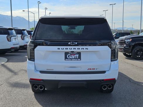 Used 2026 Chevrolet Suburban RST w/ Comfort Package AWD/4WD image 4