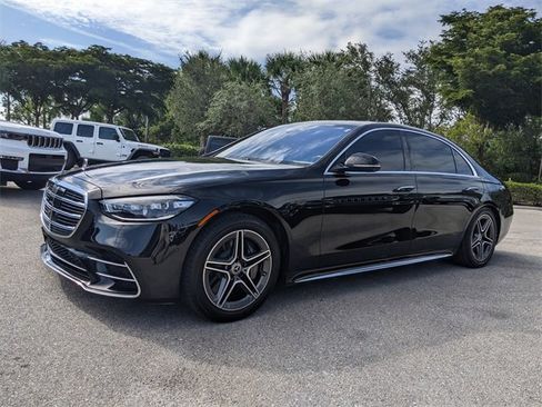 Used 2024 Mercedes-Benz S 580e 4MATIC Sedan image 6