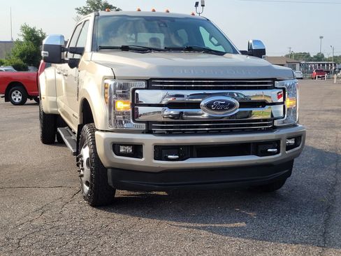 Used 2018 Ford F350 Lariat w/ Lariat Ultimate Package AWD/4WD image 2