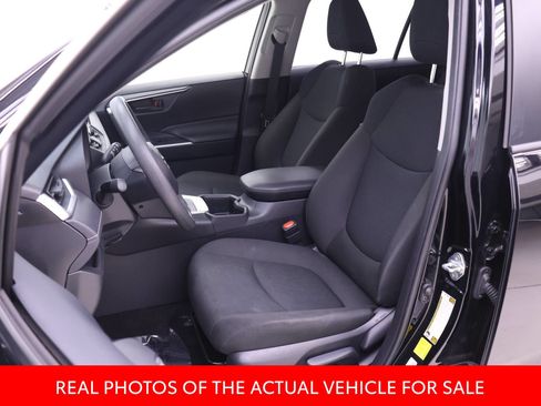Certified 2025 Toyota RAV4 LE AWD/4WD image 4