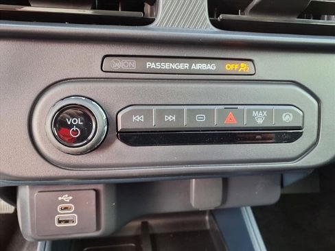 New 2025 Ford Maverick XL w/ Equipment Group 102A image 10