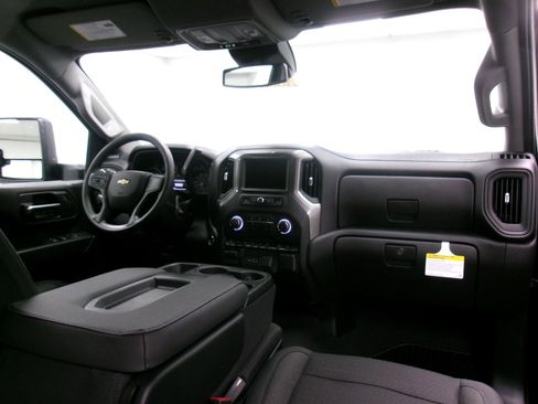 Used 2026 Chevrolet Silverado 2500 Custom w/ Custom Value Package AWD/4WD image 3