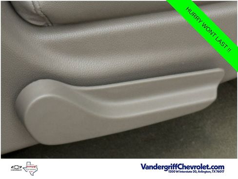 Used 2017 Chevrolet Suburban LT RWD image 24