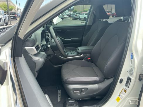 Used 2020 Toyota Highlander L AWD/4WD image 14