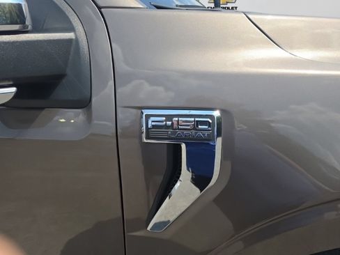 Used 2022 Ford F150 Lariat w/ Equipment Group 502A High AWD/4WD image 17