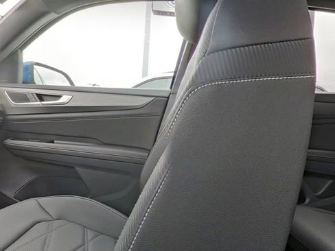 Used 2025 Volkswagen Atlas Cross Sport SE FWD image 28