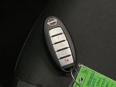 Used 2025 Nissan Altima 2.5 SV FWD image 29