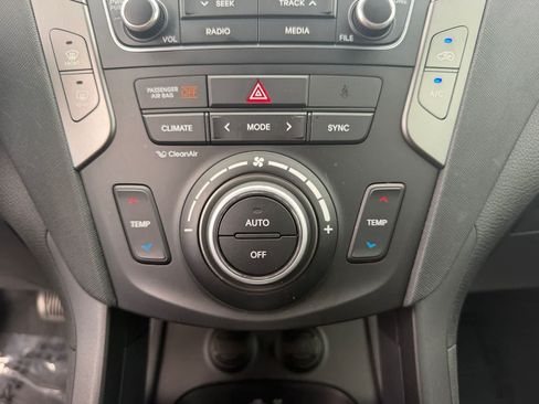 Used 2018 Hyundai Santa Fe Sport 2.0T FWD image 32