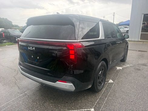 Used 2025 Kia Carnival FWD image 7