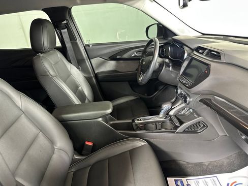 Used 2022 Chevrolet TrailBlazer LT w/ Premium Seating Package AWD/4WD image 31