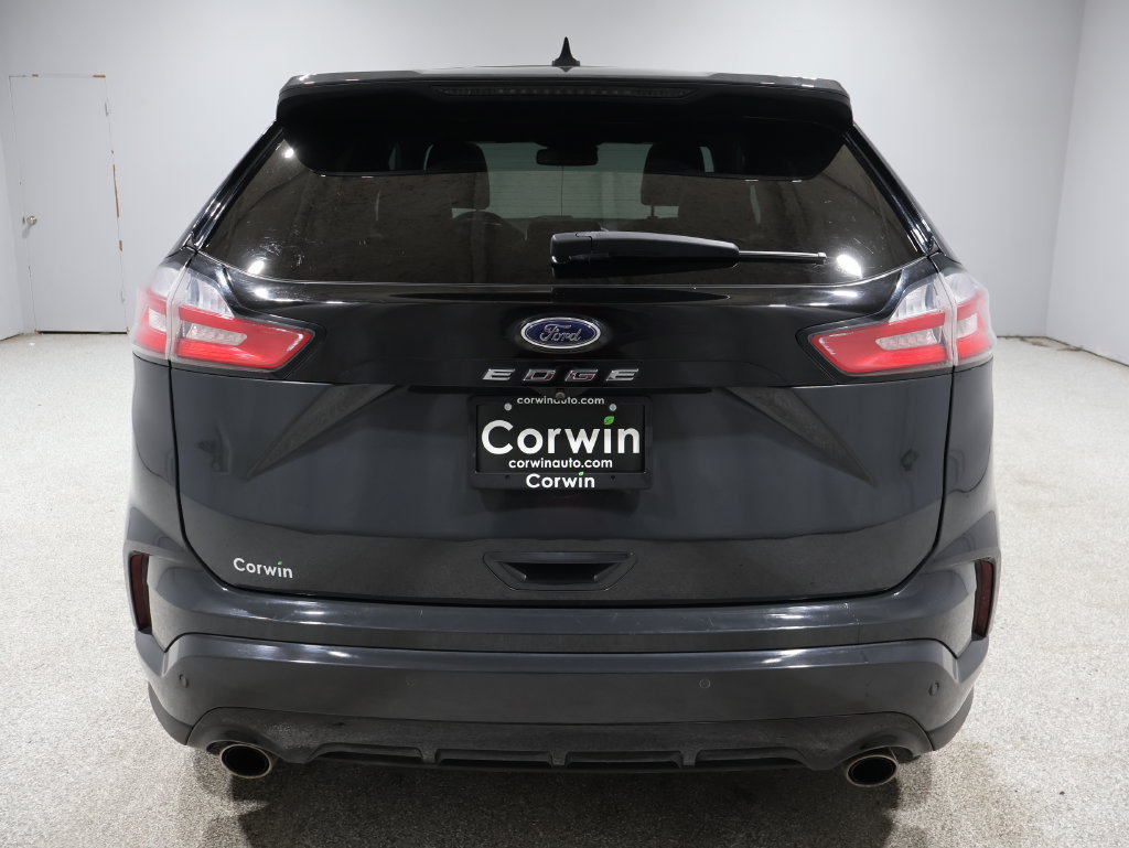 Used 2021 Ford Edge ST-Line w/ Cold Weather Package AWD/4WD image 3