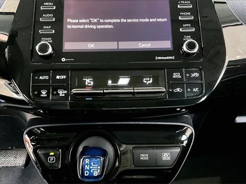 Used 2021 Toyota Prius LE image 23