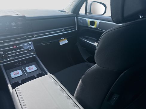 New 2026 Hyundai Santa Fe SE FWD image 16