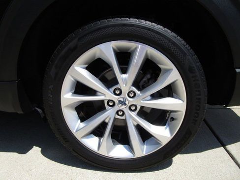 Used 2022 Ford Explorer Platinum w/ Equipment Group 601A AWD/4WD image 10