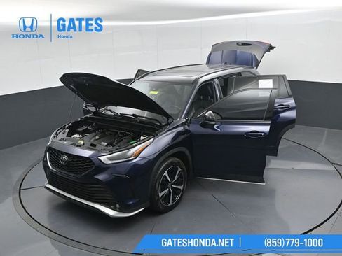 Used 2021 Toyota Highlander XSE FWD image 58