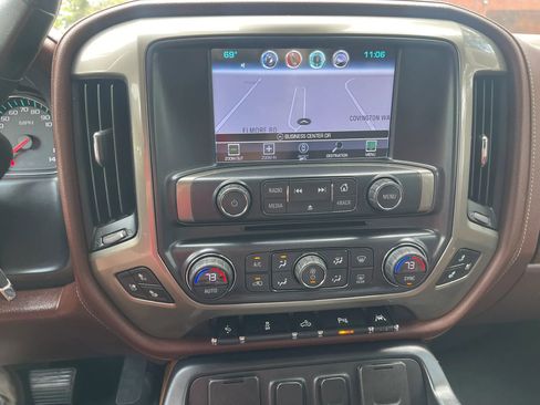 Used 2017 Chevrolet Silverado 1500 High Country image 18