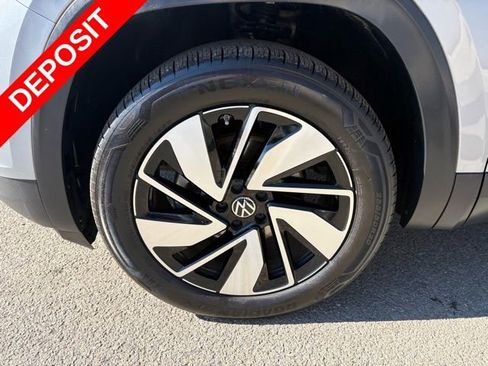 Used 2025 Volkswagen Atlas SEL image 13