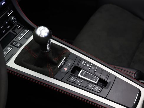 Used 2022 Porsche 718 Boxster Spyder image 38