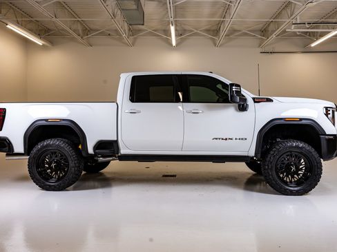 Used 2026 GMC Sierra 2500 AT4X AWD/4WD image 11