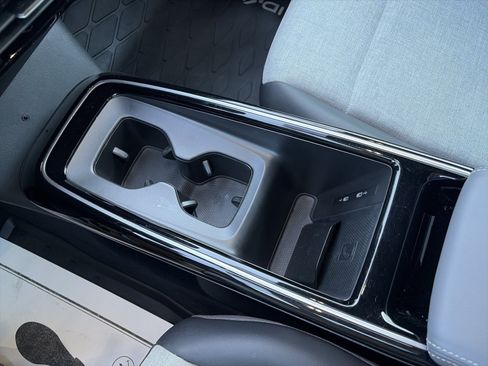 Certified 2023 Volkswagen ID.4 Pro AWD/4WD image 24