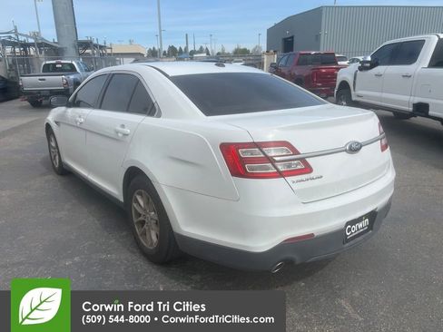 Used 2013 Ford Taurus SE image 4
