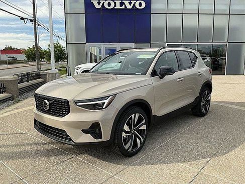 New 2026 Volvo XC40 B5 Ultra w/ Climate Package AWD/4WD image 3