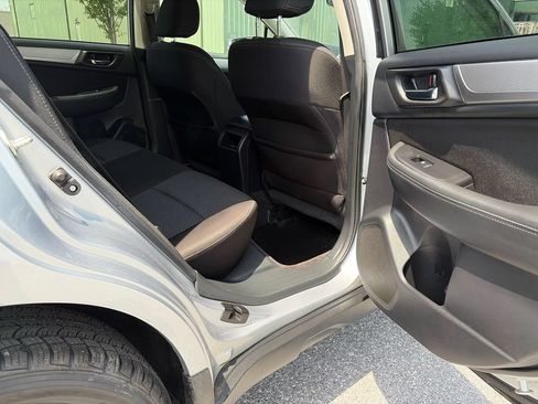 Used 2015 Subaru Outback 2.5i Premium AWD/4WD image 12