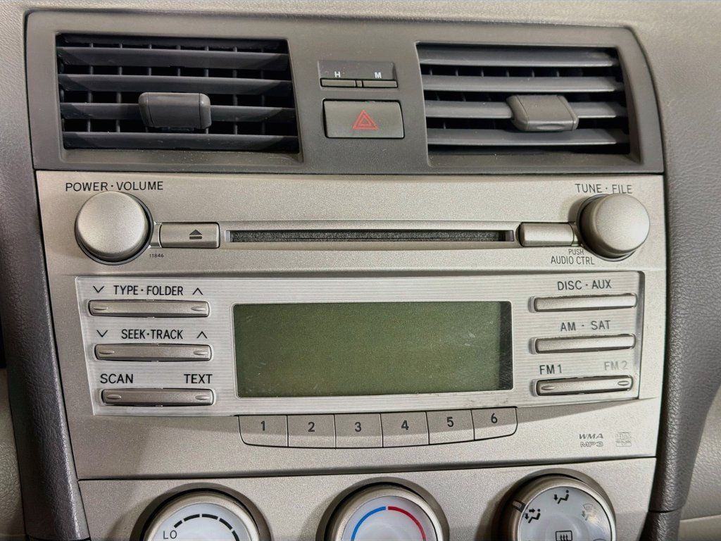 Used 2010 Toyota Camry LE FWD image 15