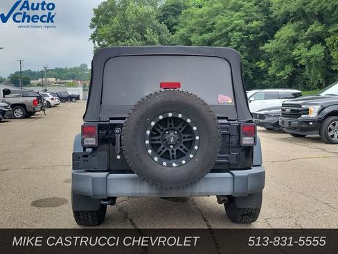 Used 2016 Jeep Wrangler Unlimited Sport w/ Connectivity Group AWD/4WD image 4