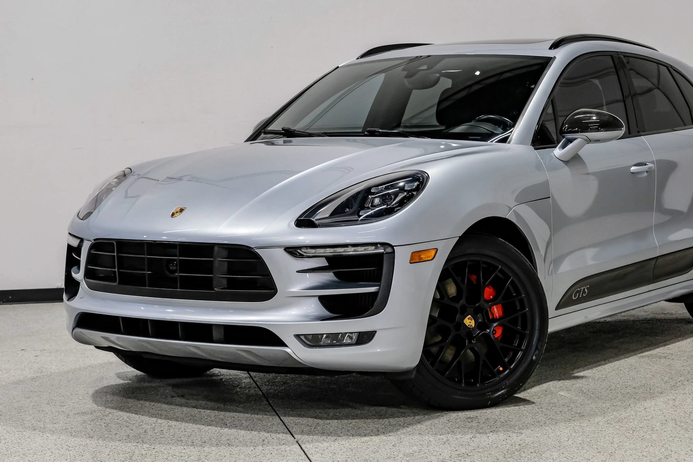 Used 2018 Porsche Macan GTS w/ Premium Package Plus AWD/4WD image 12