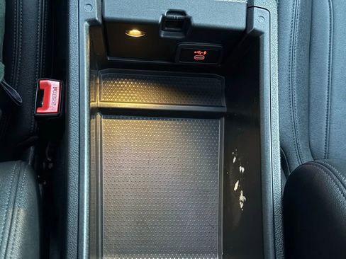 Used 2019 BMW 330i Sedan w/ M Sport Package image 39