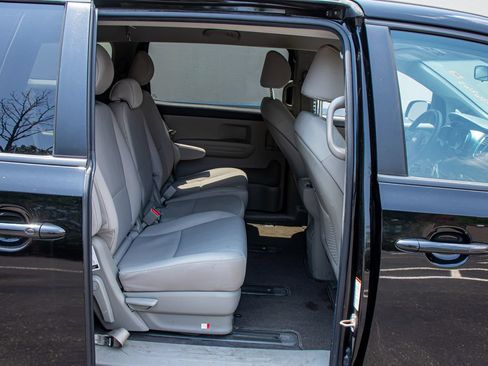 Used 2020 Kia Sedona LX FWD image 15